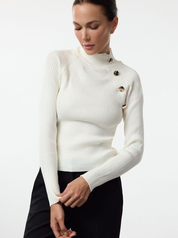 Pull-over Trendyol en beige : devant