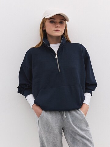 No Matter What Sweatshirt in Blau