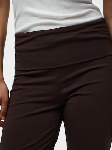 regular Leggings 'PCGeorgina' di PIECES in marrone