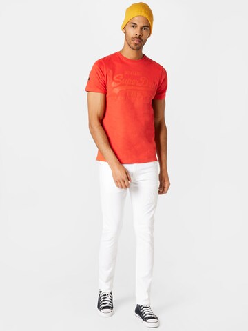 Effilé T-Shirt Superdry en rouge