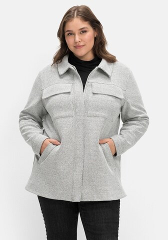 SHEEGO Between-Season Jacket in White: front