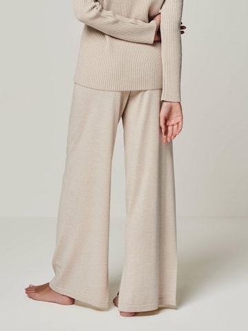Abito da casa 'LOUNGEWEAR SET  - Pullover Blossom & Pants Bailey' di YOU LOOK PERFECT in beige