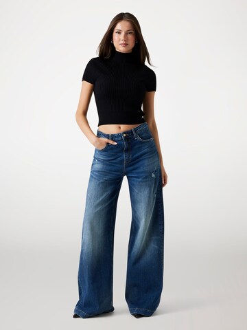 GUESS Pullover in Schwarz