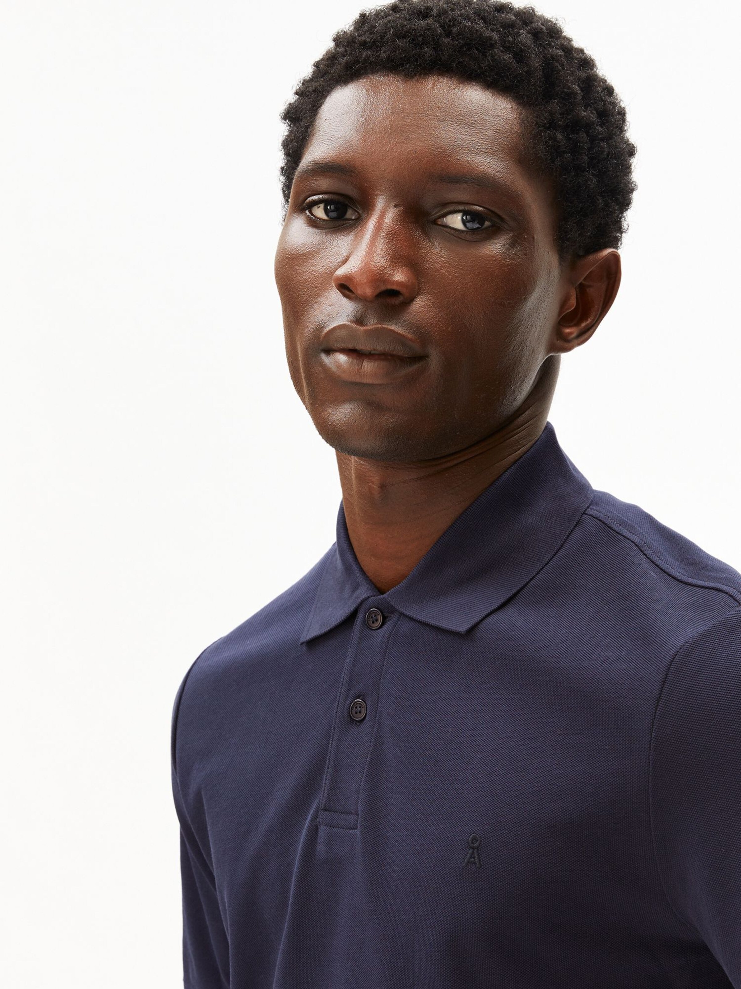 T-Shirt ARMEDANGELS en bleu : devant