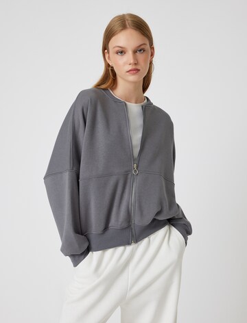 Koton Sweatshirt in Grijs: voorkant