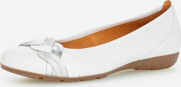 GABOR Ballet Flats in White: front