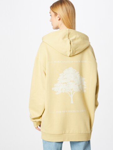 ABOUT YOU Limited Sweatshirt 'Mailo' by Vincent von Thien (GOTS) in Gelb