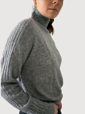 WEARABLE STORIES Sweater 'Gabriella' in Grey