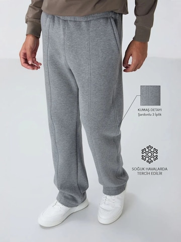 Tommy Life Normální Sportovní kalhoty 'Jogginghose' – šedá: přední strana