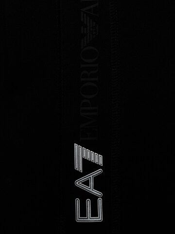 Maglietta di EA7 Emporio Armani in nero