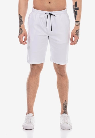 Redbridge Regular Pants 'Hastings' in White: front