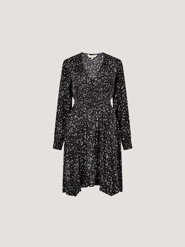 Robe Apricot en gris