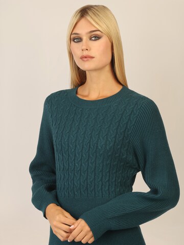 APART Knitted dress in Green