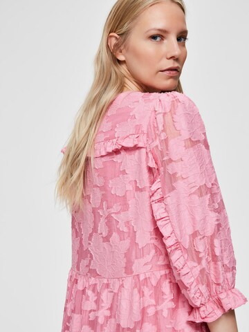 Robe 'Sadie' SELECTED FEMME en rose