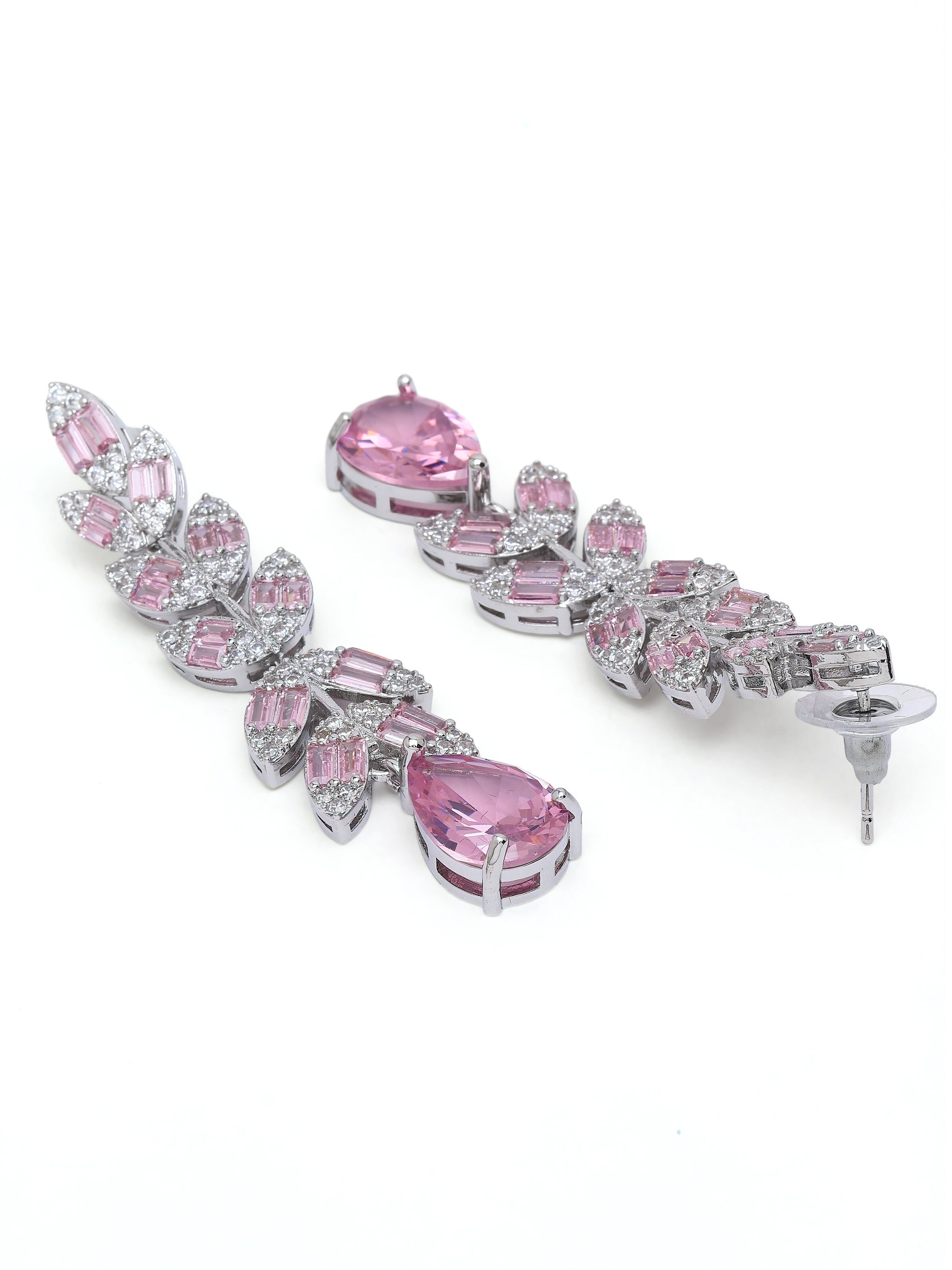 AVANT-GARDE PARIS Earrings 'Orlaya' in Pink