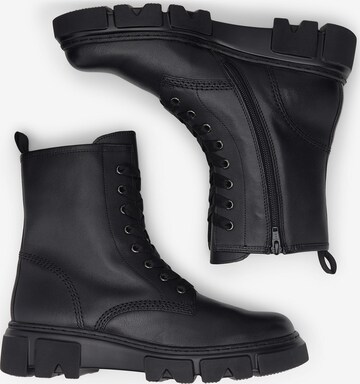 GABOR Lace-Up Ankle Boots in Black