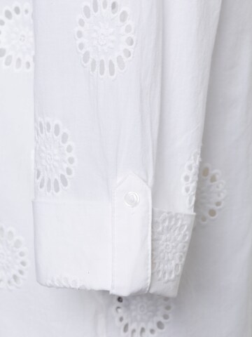 Marie Lund Blouse in White