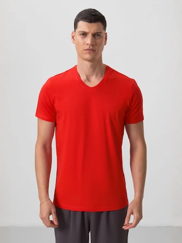 Tommy Life Shirt in Red: front
