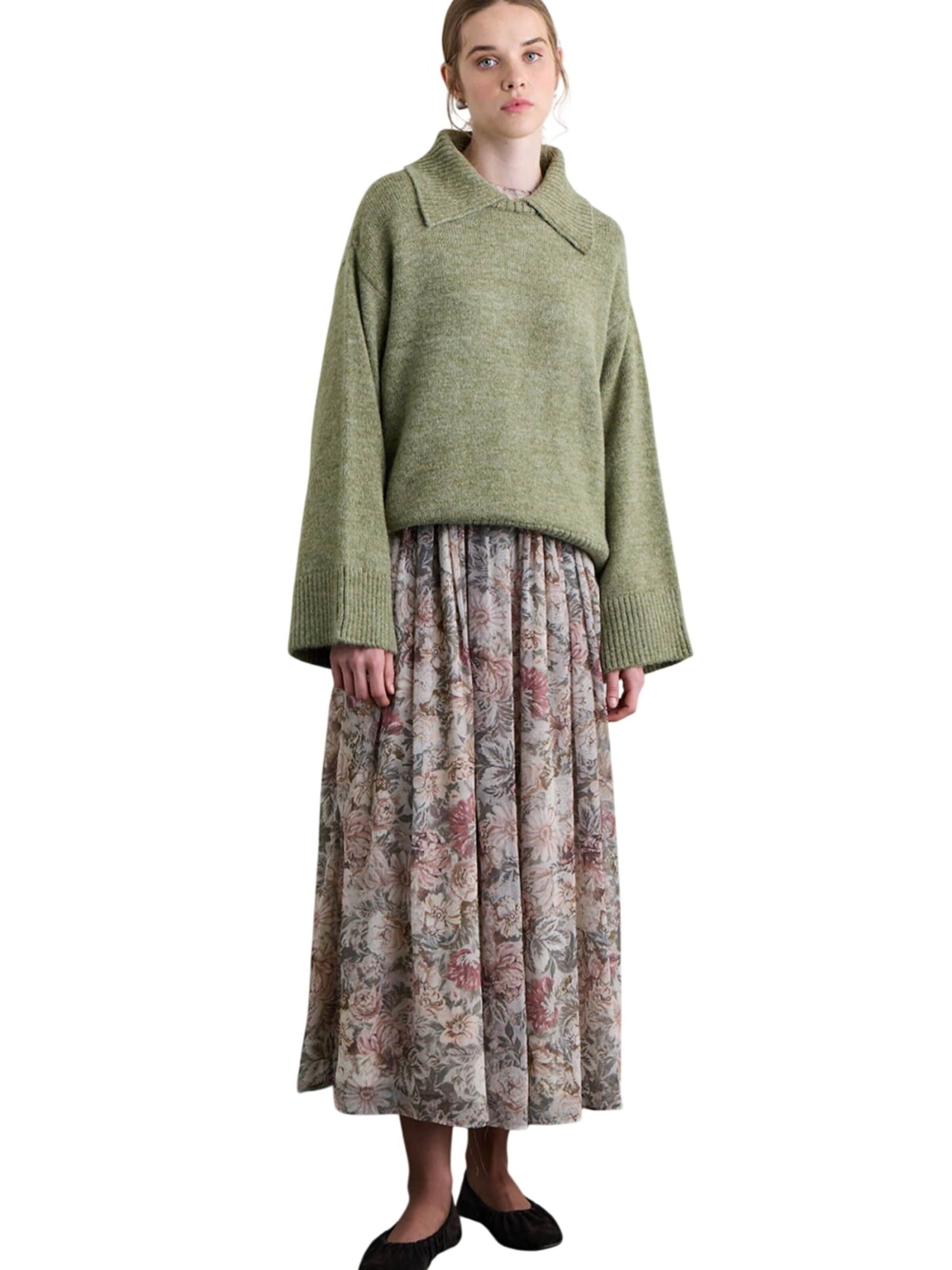 MANUKA Sweater in Green: front