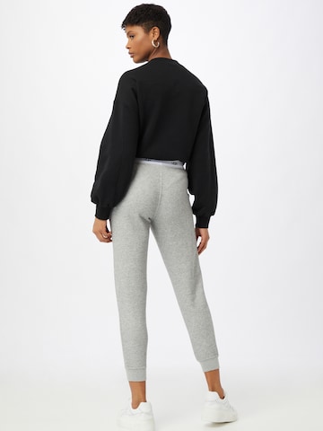 Effilé Pantalon UGG en gris