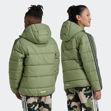 ADIDAS SPORTSWEAR Funkční tričko 'ESSENTIAL' – zelená