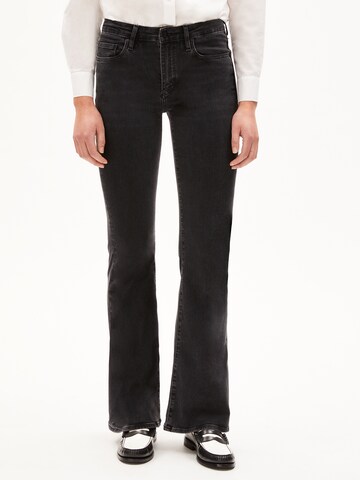ARMEDANGELS Regular Jeans ' ANAMAA ' in Zwart: voorkant