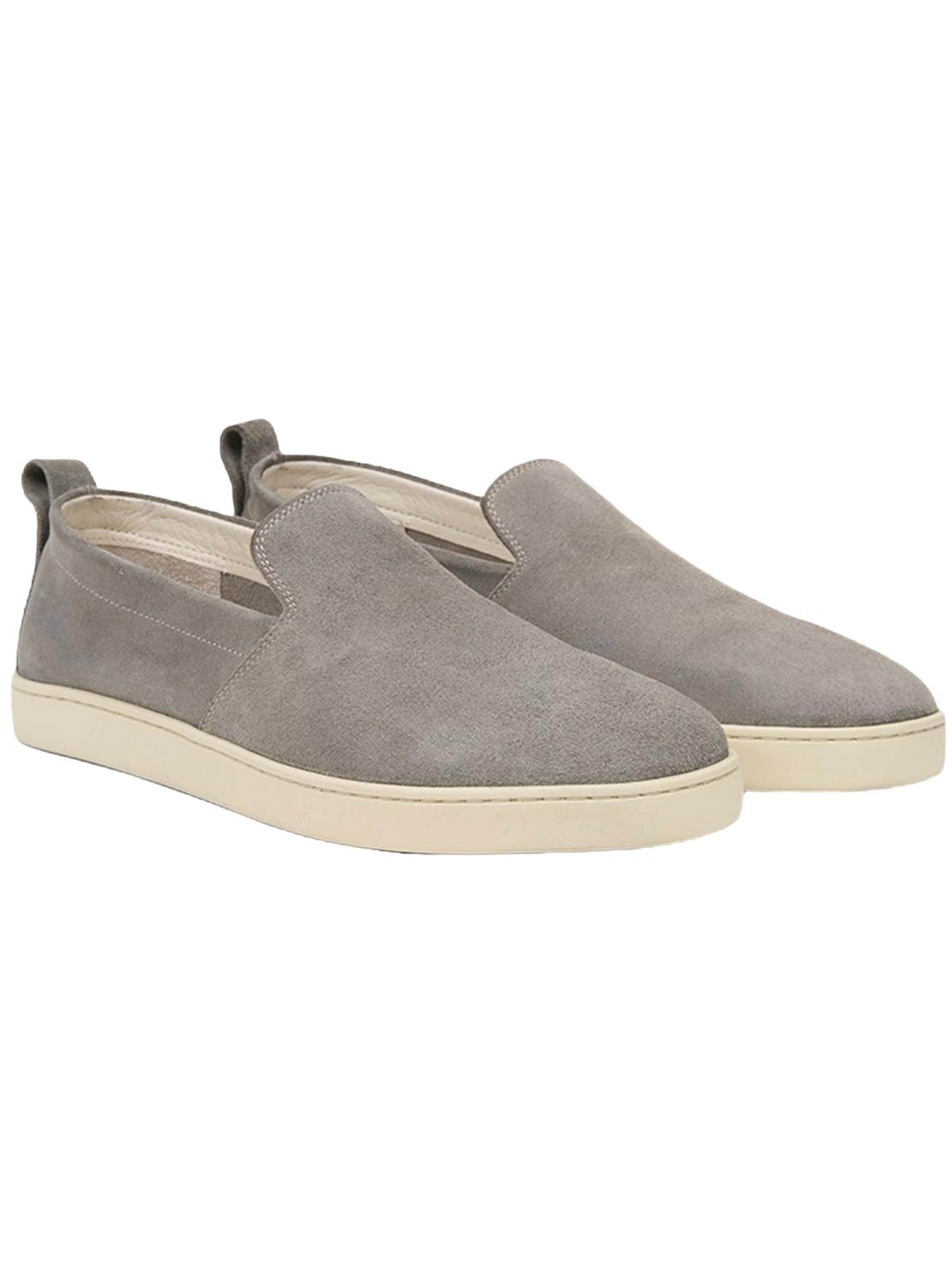 Desa Slip-ons in Grey