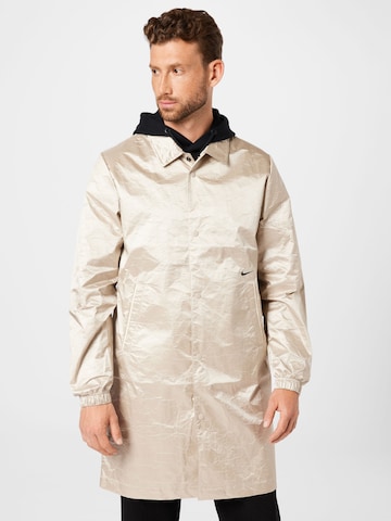 Nike Sportswear - Abrigo de entretiempo en beige: frente