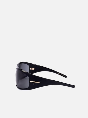 HUGO BOSS Sunglasses in Black