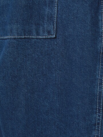 Bershka Szeroka nogawka Jeansy w kolorze niebieski