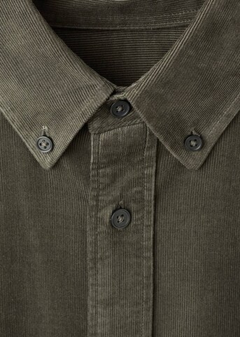 MANGO MAN Regular fit Button Up Shirt 'Tadi' in Green