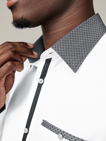 Coupe regular Chemise Next en blanc