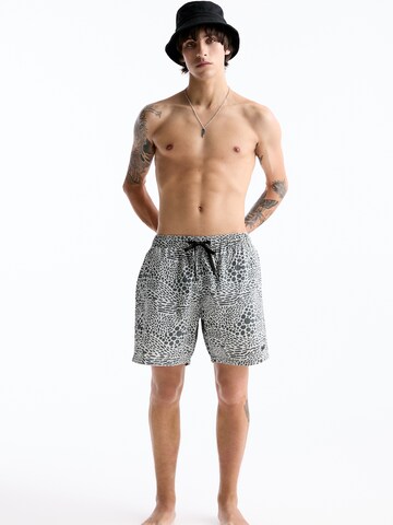 Pull&Bear Badeshorts in Grau