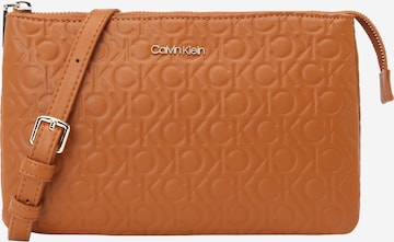 Calvin Klein - Bolso de hombro en marrón: frente