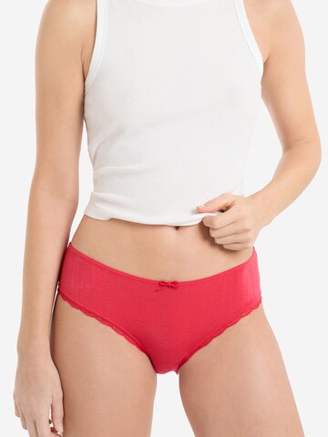 Slip di ETAM in rosso: frontale