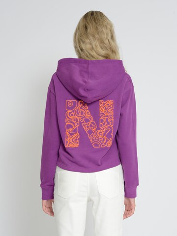 NASSAU Beach Club Sweatshirt in Lila