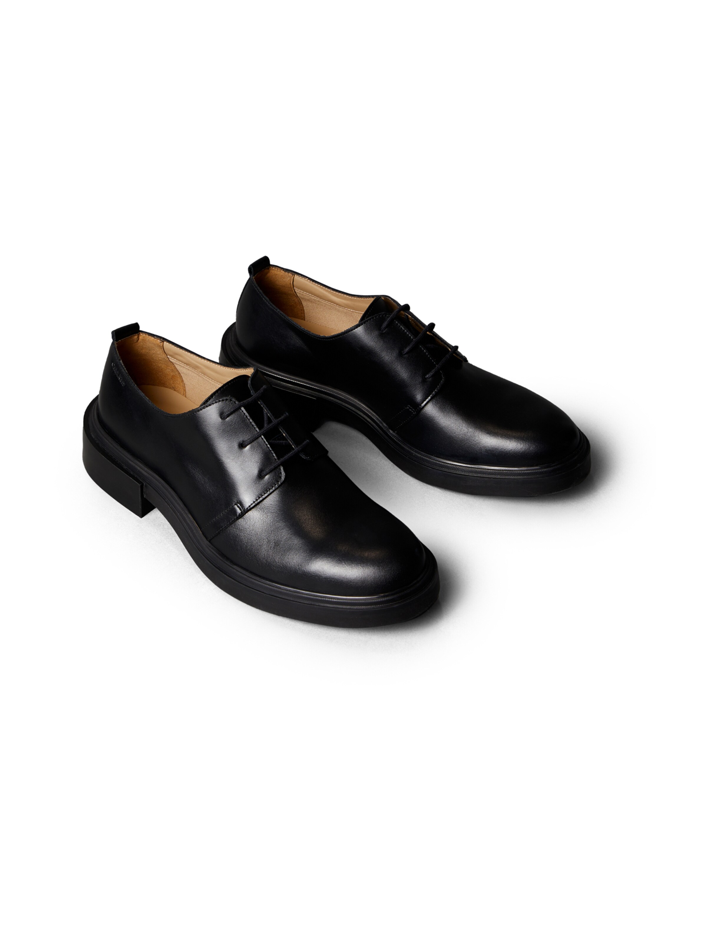 Calvin Klein Обувки с връзки в черно