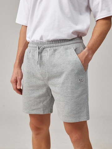 SNOCKS Regular Broek in Grijs