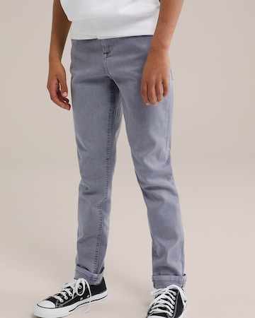 WE Fashion Regular Дънки в сиво: отпред