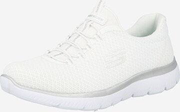 SKECHERS - Sapatilhas slip-on 'Summits' em branco: frente