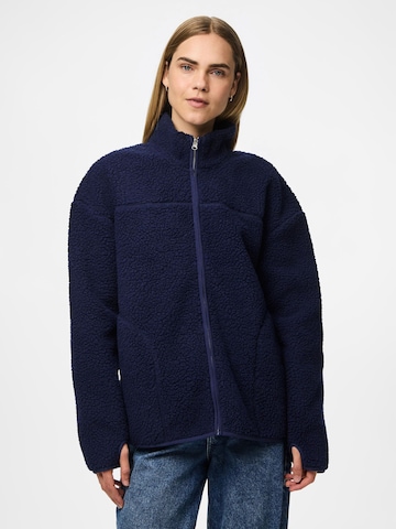Veste en polaire 'PCSadia' PIECES en bleu : devant