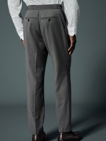 Regular Pantalon à plis Next en gris