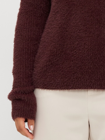 Vero Moda Petite Свитер 'VMPUFF' в Красный