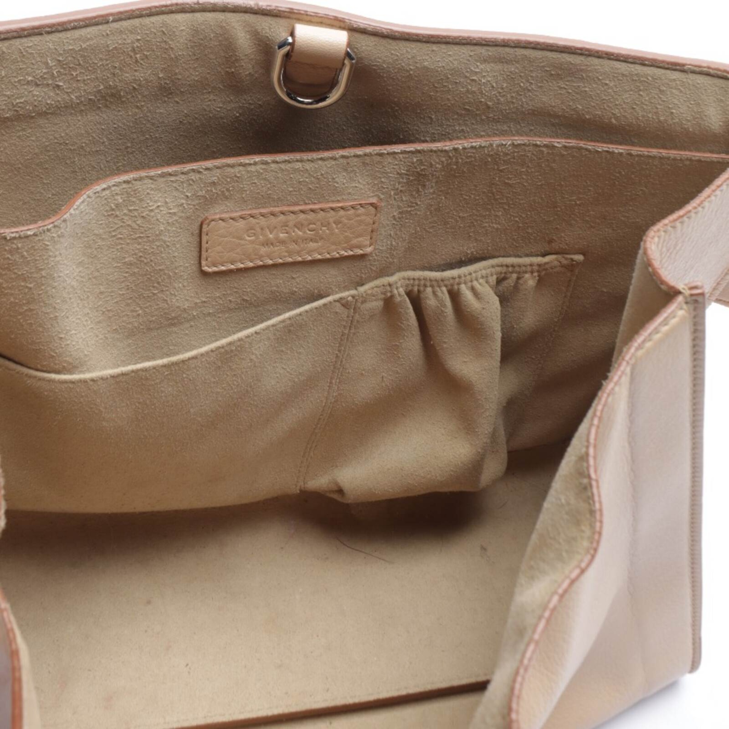 Givenchy Bag in One size in Brown