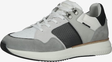 Baskets basses BULLBOXER en gris : devant