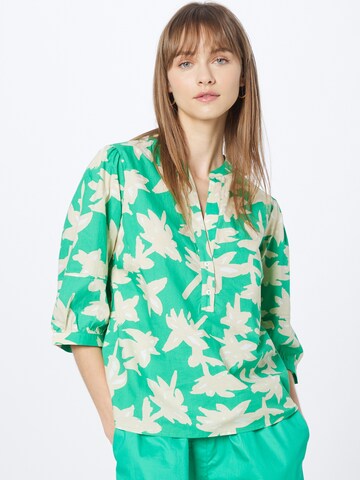 Coster Copenhagen Blouse in Groen: voorkant