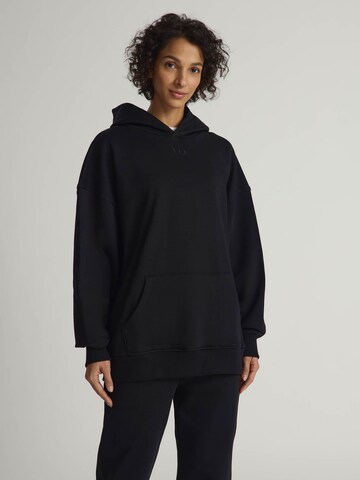 Sweat-shirt VERSTIQUE en noir : devant