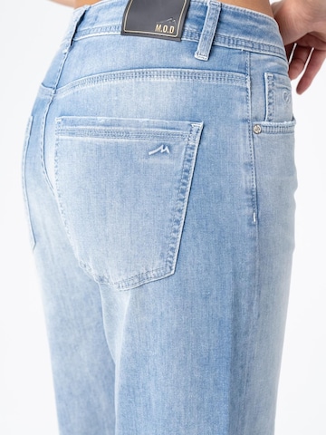 M.O.D MIRACLE OF DENIM - Perna larga Calças de ganga em azul
