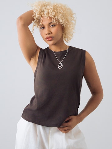 Honest Basics Top in Bruin