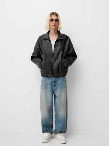Bershka Välikausitakki värissä musta